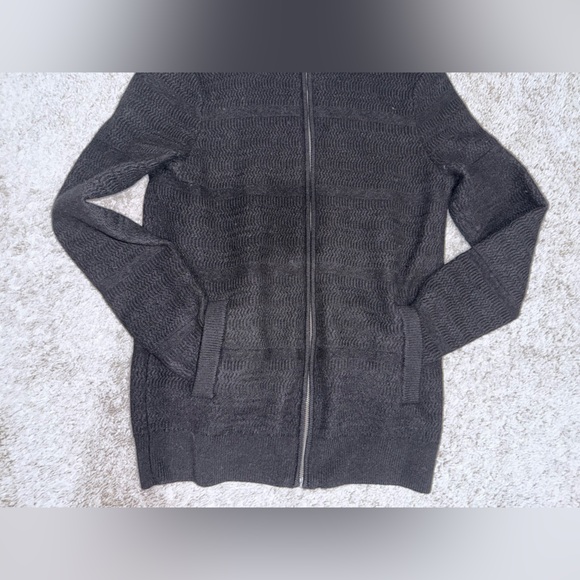 Christian Lacroix Women’s Black 100%Merino Wool Full Zip Jacket Sweater Size M - Picture 3 of 12